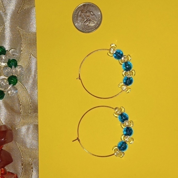 ❤️ Handmade Hoop Blue/Clear Star Beaded Earrings - Picture 3 of 4